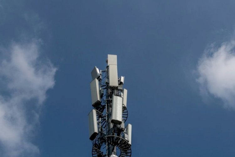 5G Phones May Interfere With Aircraft