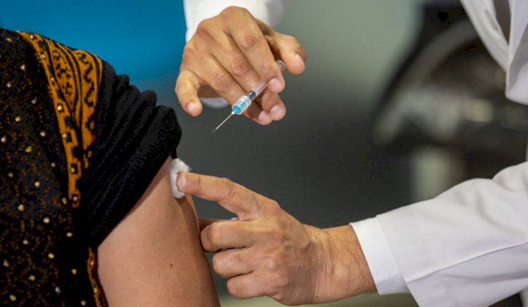 Pakistan launches COVID-19 vaccination drive for people above 60