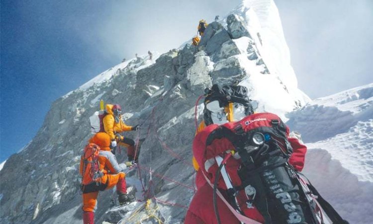 Coronavirus reaches Everest as a Norwegian climber tests positive